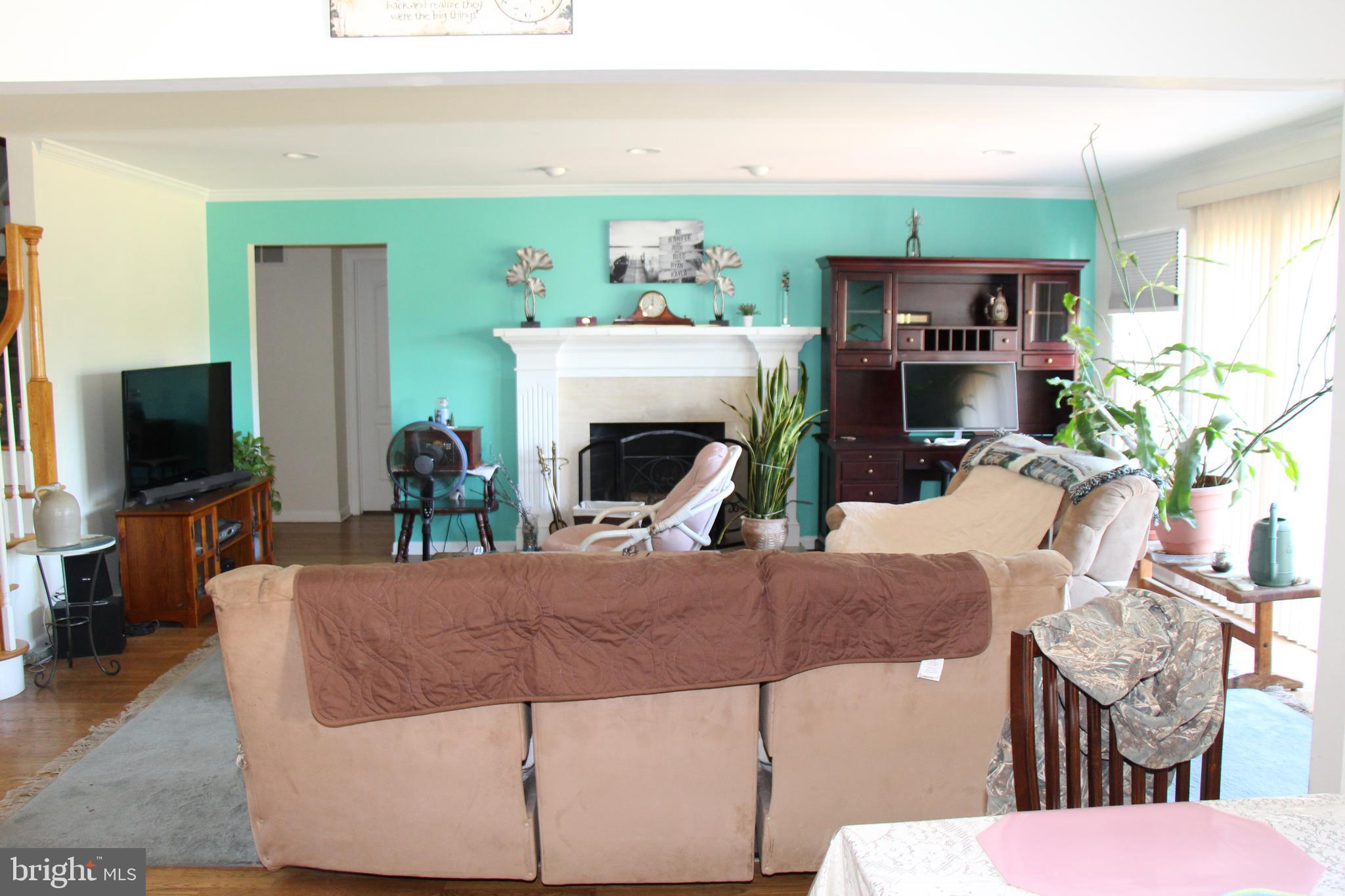 404 Chesterfield Jacobstown Road Chesterfield, NJ 08515 - Photo 12 of 19 Family room