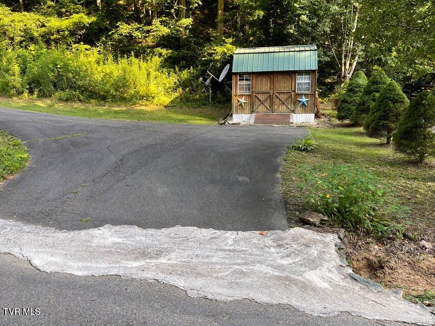 368 Little Dry Run Road Butler, TN 37640 - Photo 3 of 16 20230725140721056507000000-o