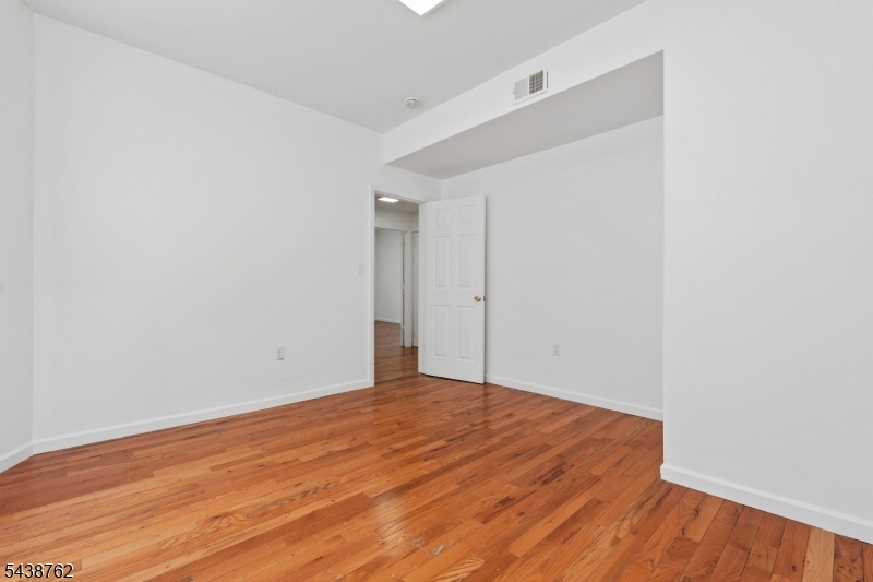 1043 Hunterdon Street, Unit 2 Newark, NJ 07112 - Photo 15 of 21