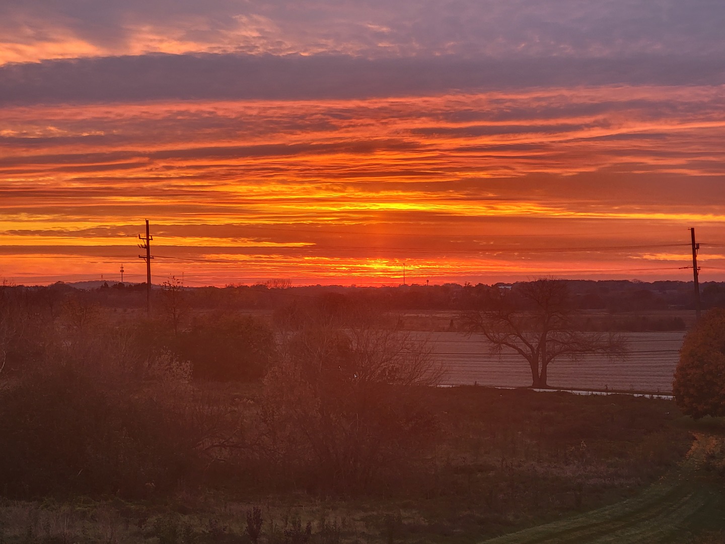 334 Willowbrook Way Geneva, IL 60134 - Photo 28 of 34 a view of an ocean and a mountain