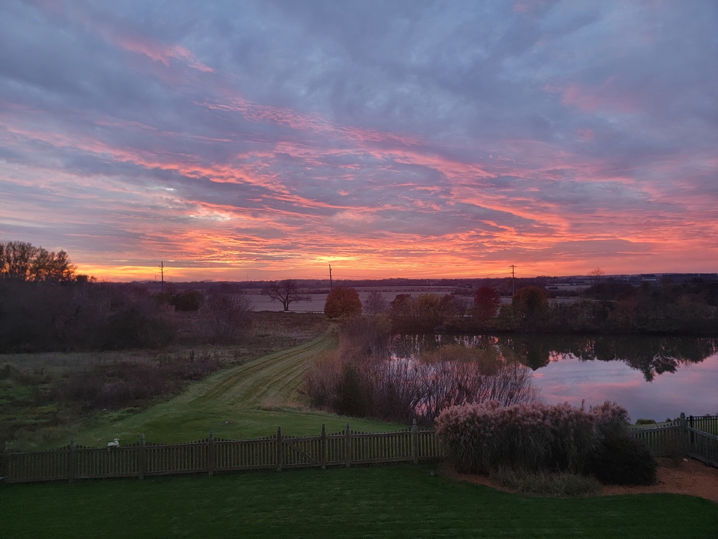334 Willowbrook Way Geneva, IL 60134 - Photo 30 of 34 a view of mountain with lake in background
