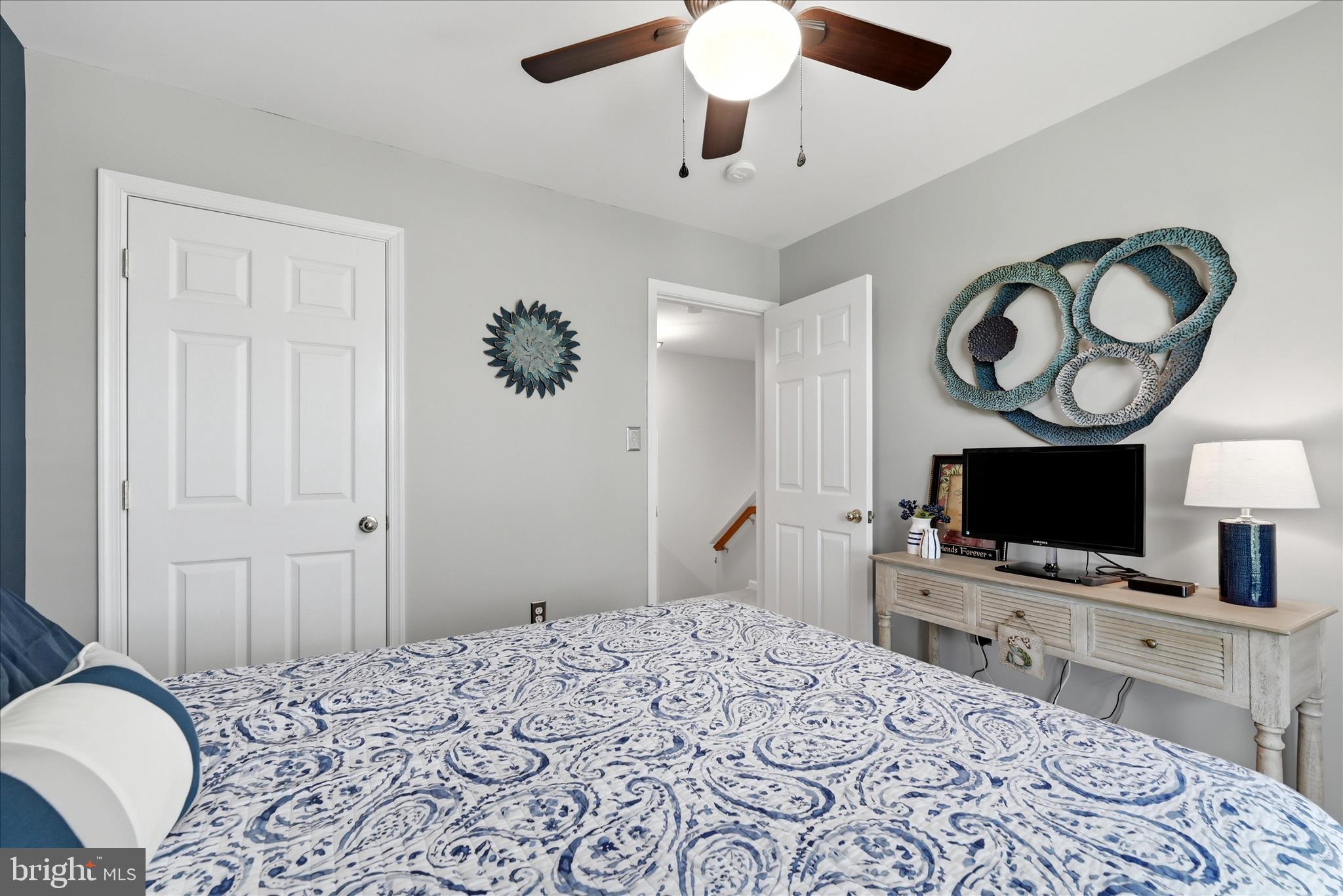 405 Leeds Ridge Court Purcellville, VA 20132 - Photo 32 of 64 Bedroom