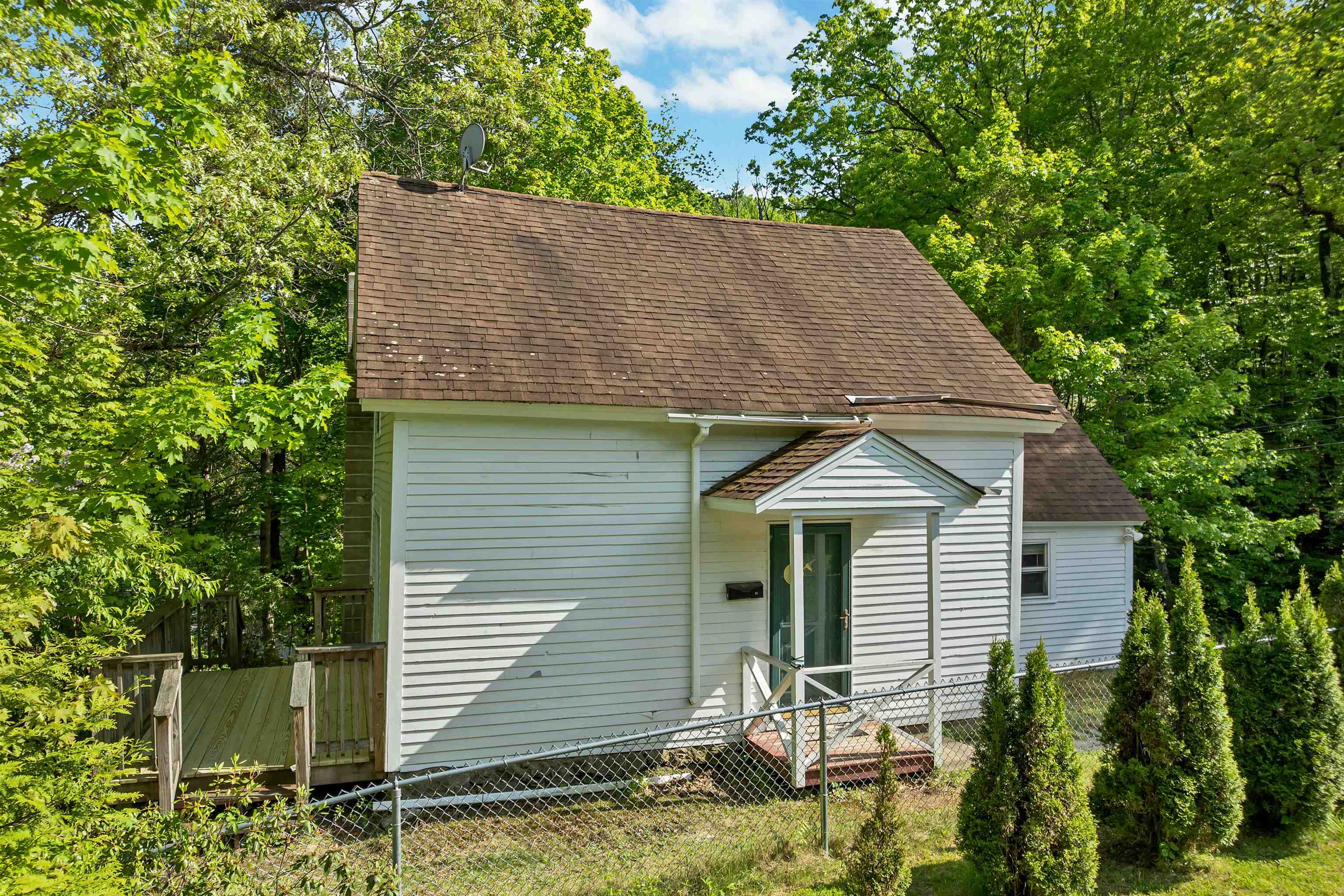 39 Summit Street Franklin, NH 03235 - Photo 4 of 49