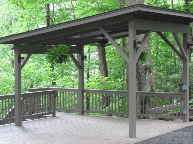310 Windridge Road Newland, NC 28657 - Photo 5 of 12 Gallery Image 5