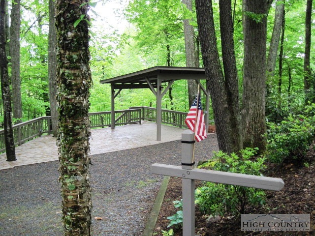 310 Windridge Road Newland, NC 28657 - Photo 6 of 12 Gallery Image 6