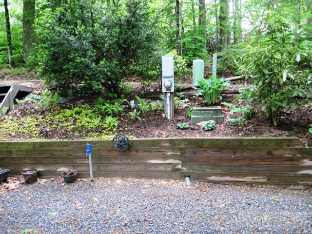 310 Windridge Road Newland, NC 28657 - Photo 8 of 12 Gallery Image 8