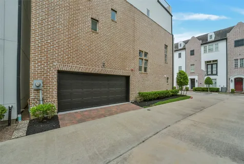$499,000 | 2058 Fannin Station North, Houston, TX 77045
