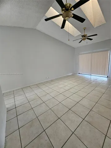 $1,900 | 2511 Northwest 56th Avenue, Unit 425, Lauderhill, FL 33313