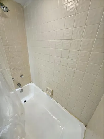 $1,900 | 2511 Northwest 56th Avenue, Unit 425, Lauderhill, FL 33313