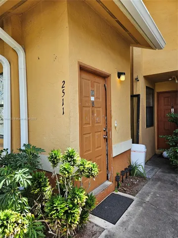 $1,900 | 2511 Northwest 56th Avenue, Unit 425, Lauderhill, FL 33313