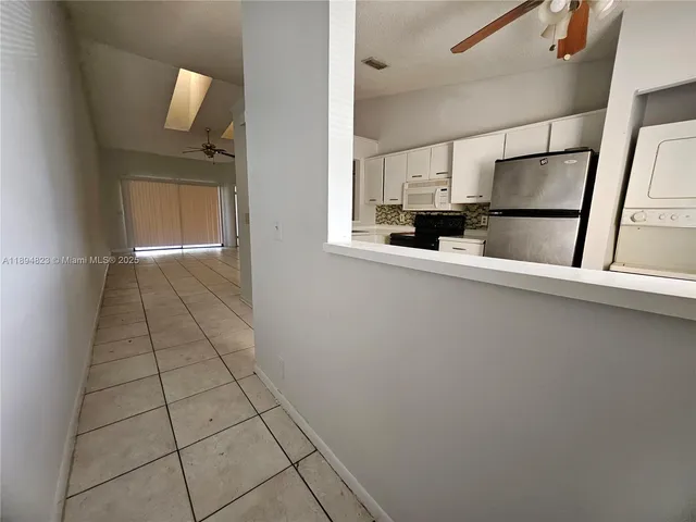 $1,900 | 2511 Northwest 56th Avenue, Unit 425, Lauderhill, FL 33313