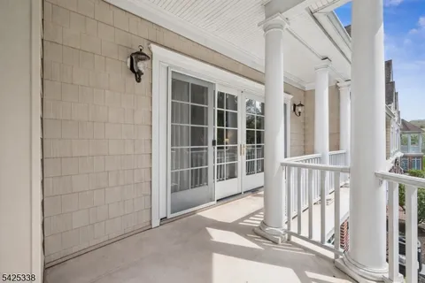 $635,000 | 28 Schmidt Circle, Watchung, NJ 07069