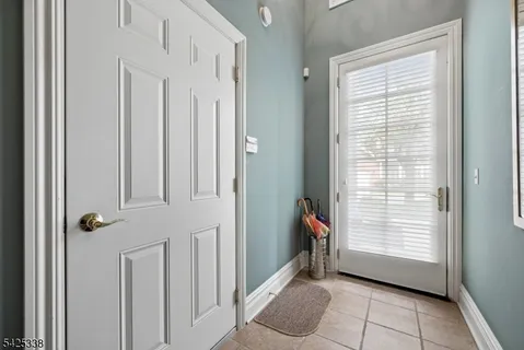$635,000 | 28 Schmidt Circle, Watchung, NJ 07069