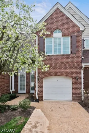$730,000 | 28 Schmidt Circle, Watchung, NJ 07069