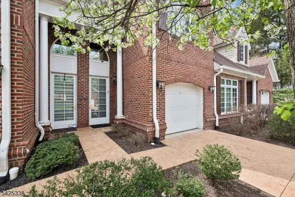 $730,000 | 28 Schmidt Circle, Watchung, NJ 07069