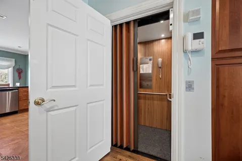 $635,000 | 28 Schmidt Circle, Watchung, NJ 07069
