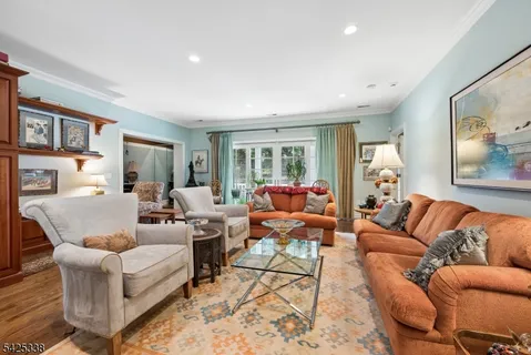 $635,000 | 28 Schmidt Circle, Watchung, NJ 07069