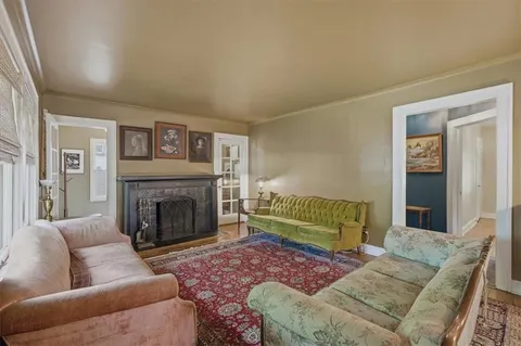 $340,000 | 415 East 70th Street, Kansas City, MO 64131