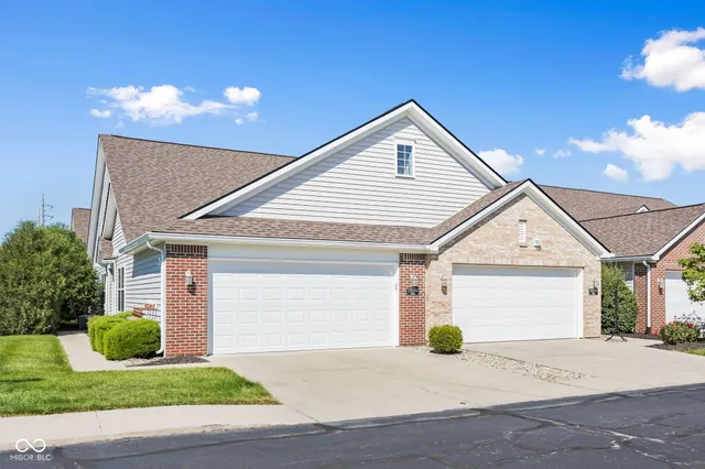 $305,000 | 11504 Grassy Court, Unit 103, Fishers, IN 46037