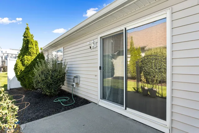 $305,000 | 11504 Grassy Court, Unit 103, Fishers, IN 46037