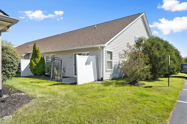 $305,000 | 11504 Grassy Court, Unit 103, Fishers, IN 46037