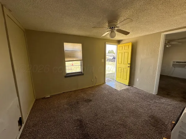 a view of empty room with window