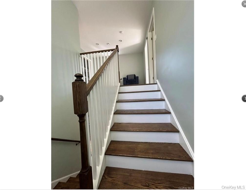 30 Daly Road Middletown, NY 10940 - Photo 17 of 25 View of staircase