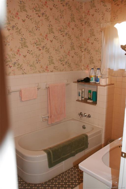 365 North Washington Street Rutherfordton, NC 28139 - Photo 13 of 24