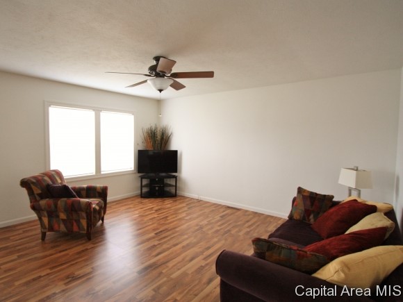41 Nottingham Road Springfield, IL 62704 - Photo 3 of 11