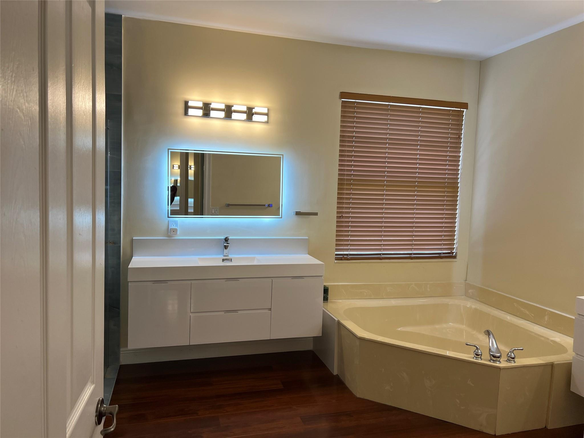 5201 Southwest 173rd Avenue Miramar, FL 33029 - Photo 15 of 42 a bathroom with a bathtub and a sink