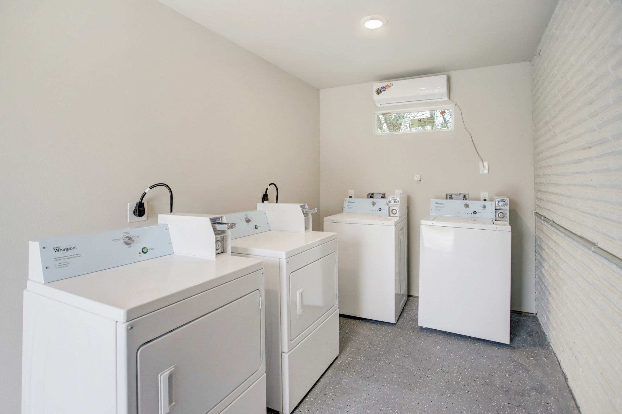 3448 Elgin Street, Unit 5 Houston, TX 77004 - Photo 8 of 8 a utility room with dryer and washer