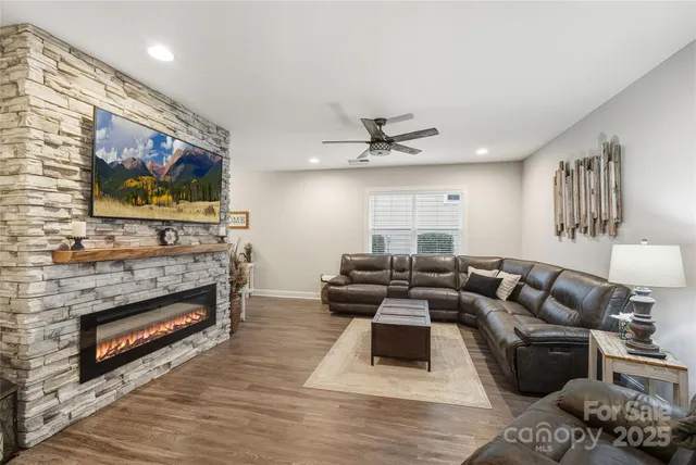 $499,000 | 6297 Raven Rock Drive, Denver, NC 28037