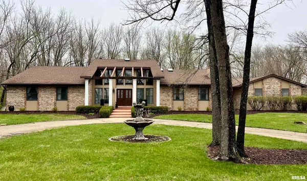 $658,000 | 2421 East Lake Shore Drive, Springfield, IL 62712