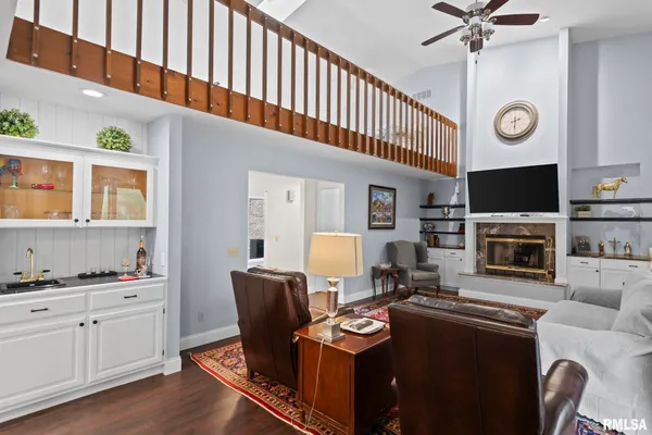 $658,000 | 2421 East Lake Shore Drive, Springfield, IL 62712