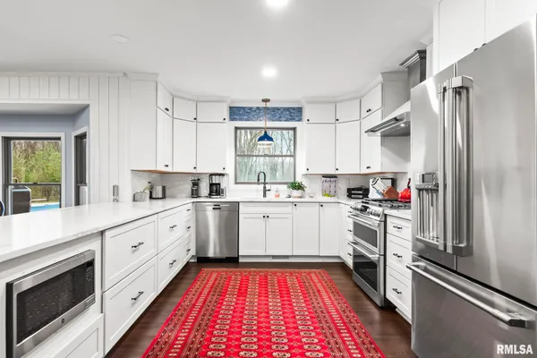 $658,000 | 2421 East Lake Shore Drive, Springfield, IL 62712