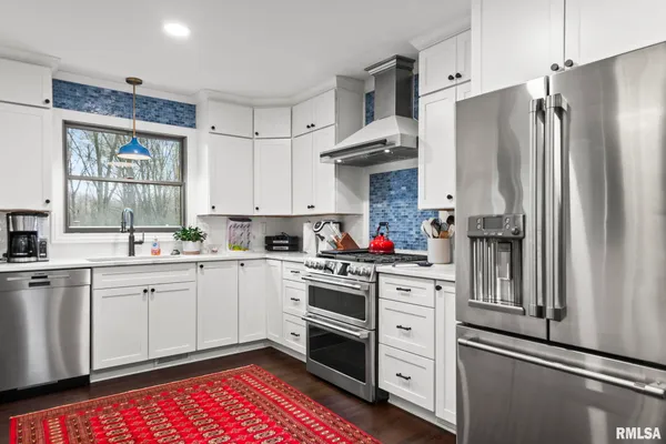 $658,000 | 2421 East Lake Shore Drive, Springfield, IL 62712