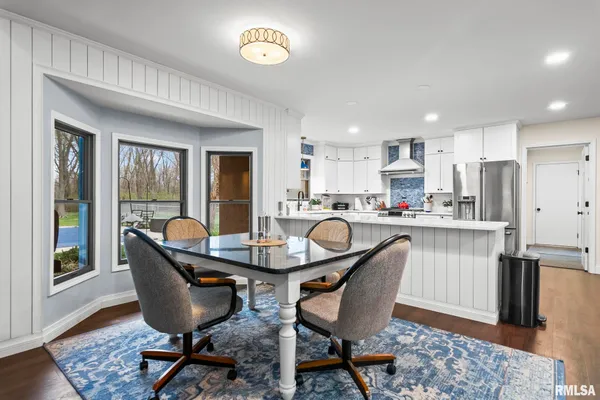 $658,000 | 2421 East Lake Shore Drive, Springfield, IL 62712