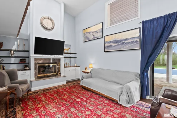 $658,000 | 2421 East Lake Shore Drive, Springfield, IL 62712