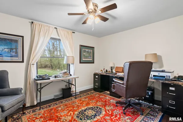 $658,000 | 2421 East Lake Shore Drive, Springfield, IL 62712