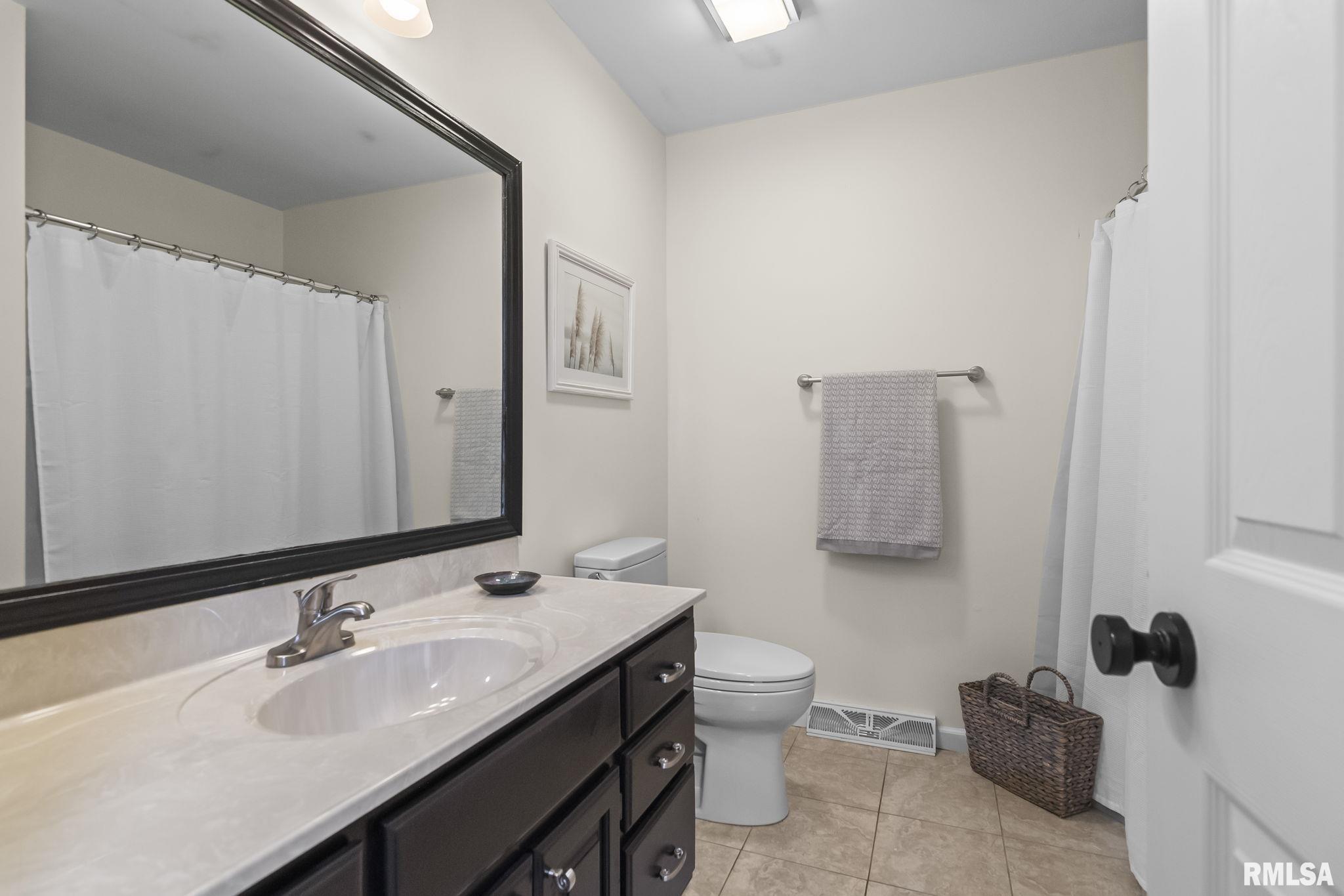 2421 East Lake Shore Drive Springfield, IL 62712 - Photo 38 of 74