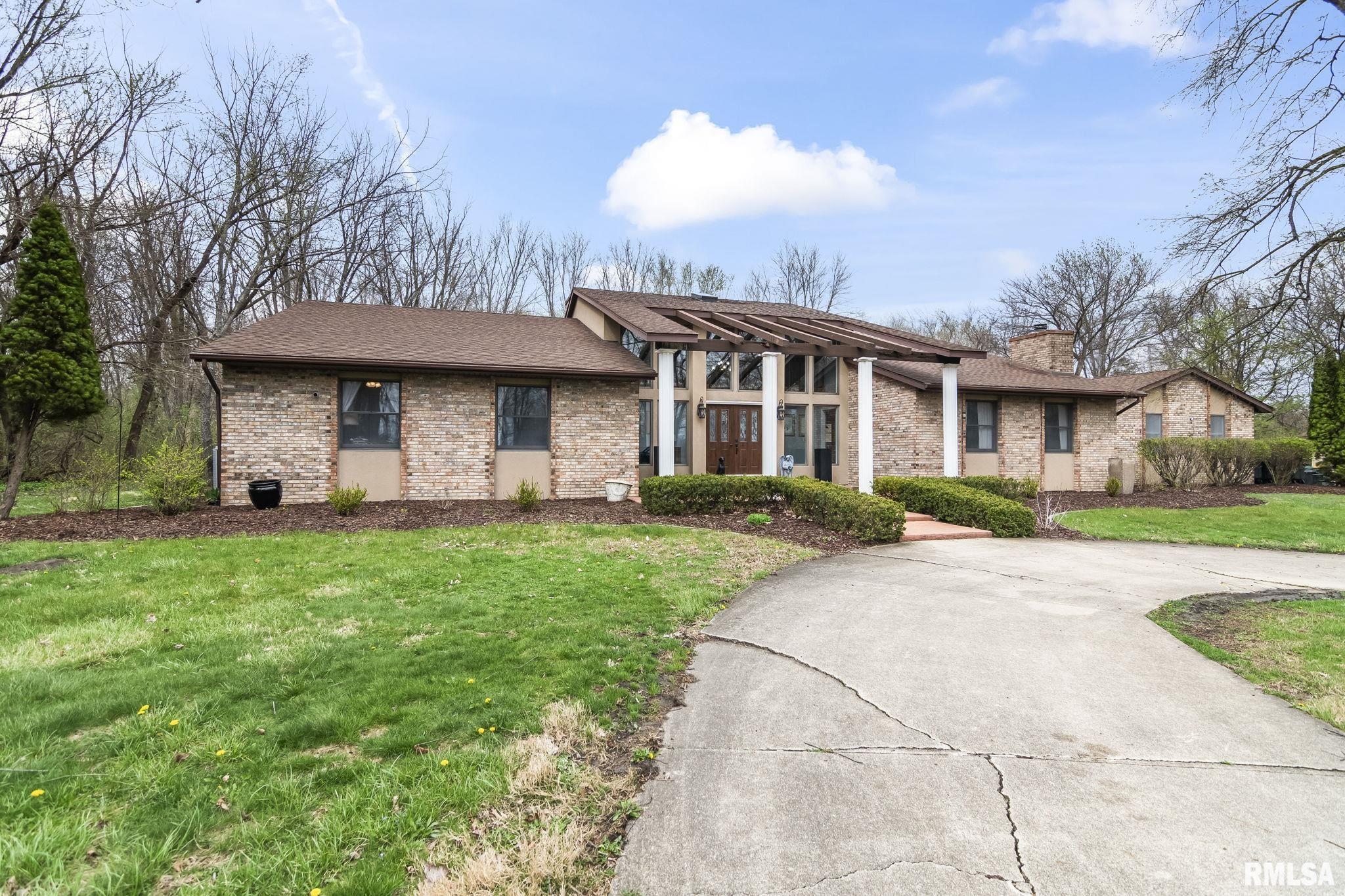 2421 East Lake Shore Drive Springfield, IL 62712 - Photo 4 of 74