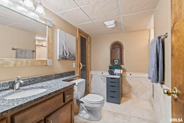 $658,000 | 2421 East Lake Shore Drive, Springfield, IL 62712