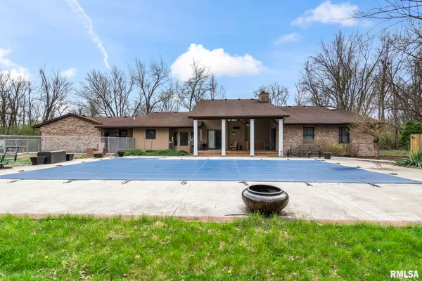 $658,000 | 2421 East Lake Shore Drive, Springfield, IL 62712