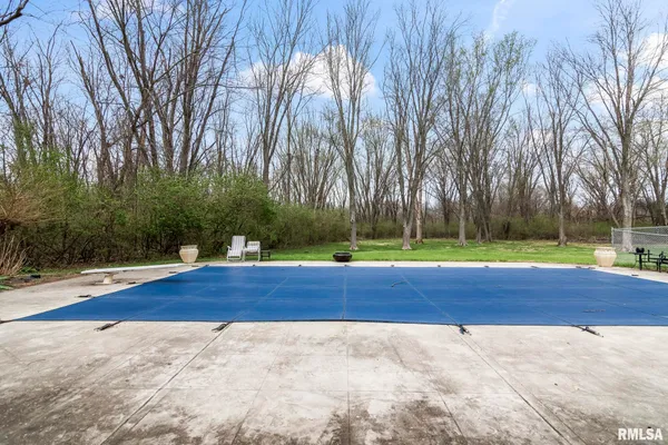 $658,000 | 2421 East Lake Shore Drive, Springfield, IL 62712