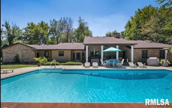 $635,000 | 2421 East Lake Shore Drive, Springfield, IL 62712