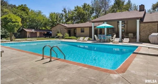 $635,000 | 2421 East Lake Shore Drive, Springfield, IL 62712