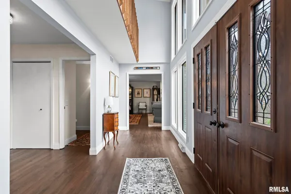 $658,000 | 2421 East Lake Shore Drive, Springfield, IL 62712