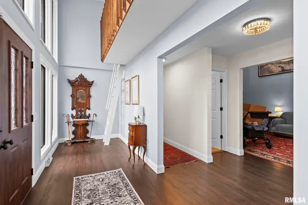 $658,000 | 2421 East Lake Shore Drive, Springfield, IL 62712