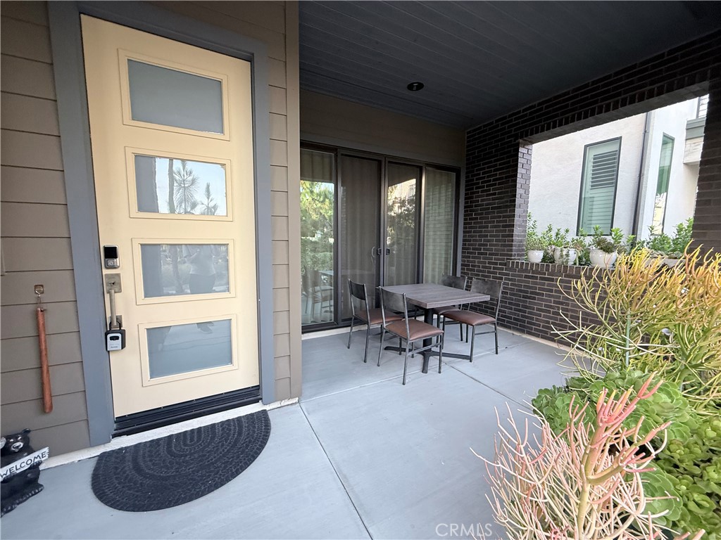 104 Chant Irvine, CA 92618 - Photo 4 of 7