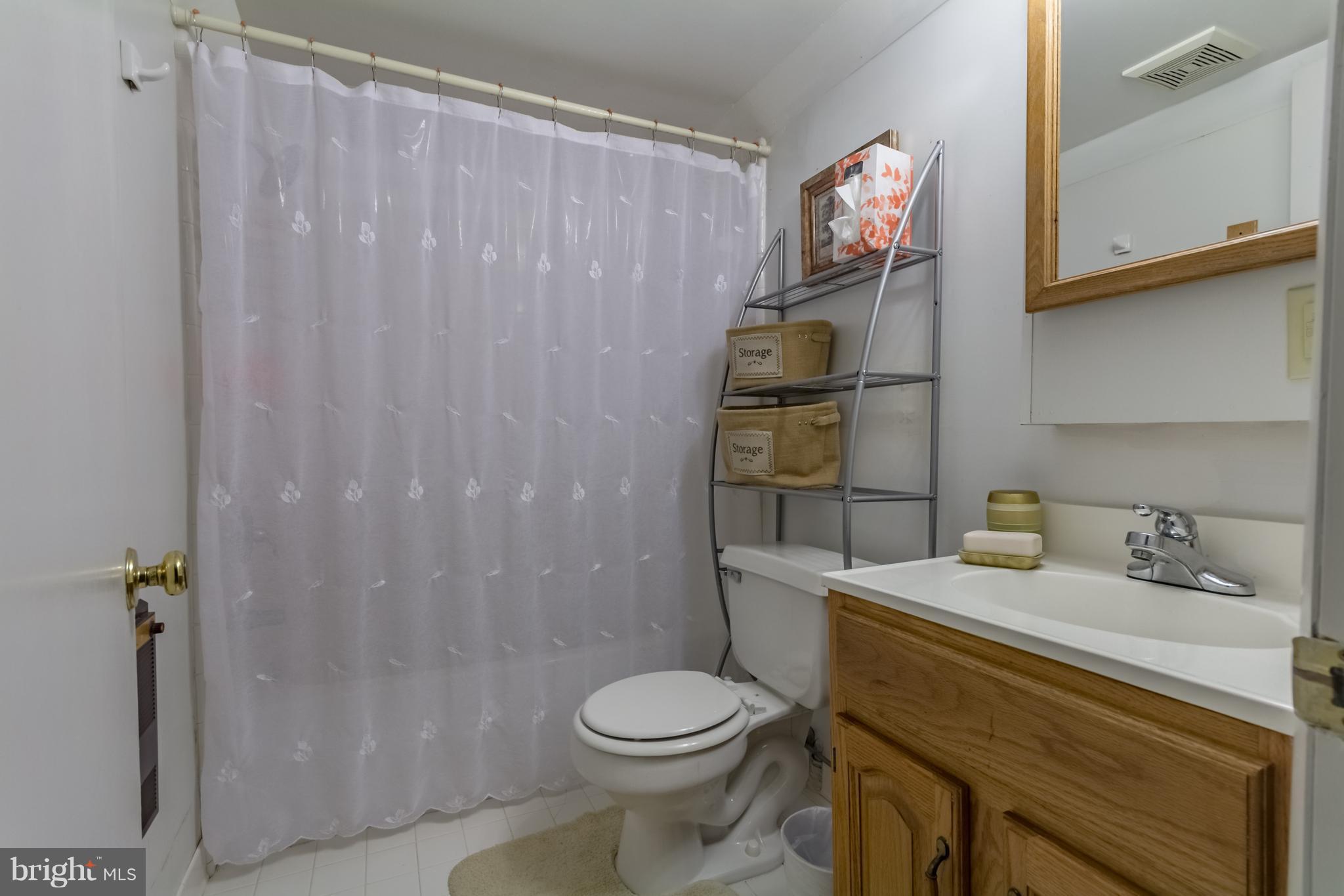 337 George Street Winchester, VA 22601 - Photo 18 of 27 Bath